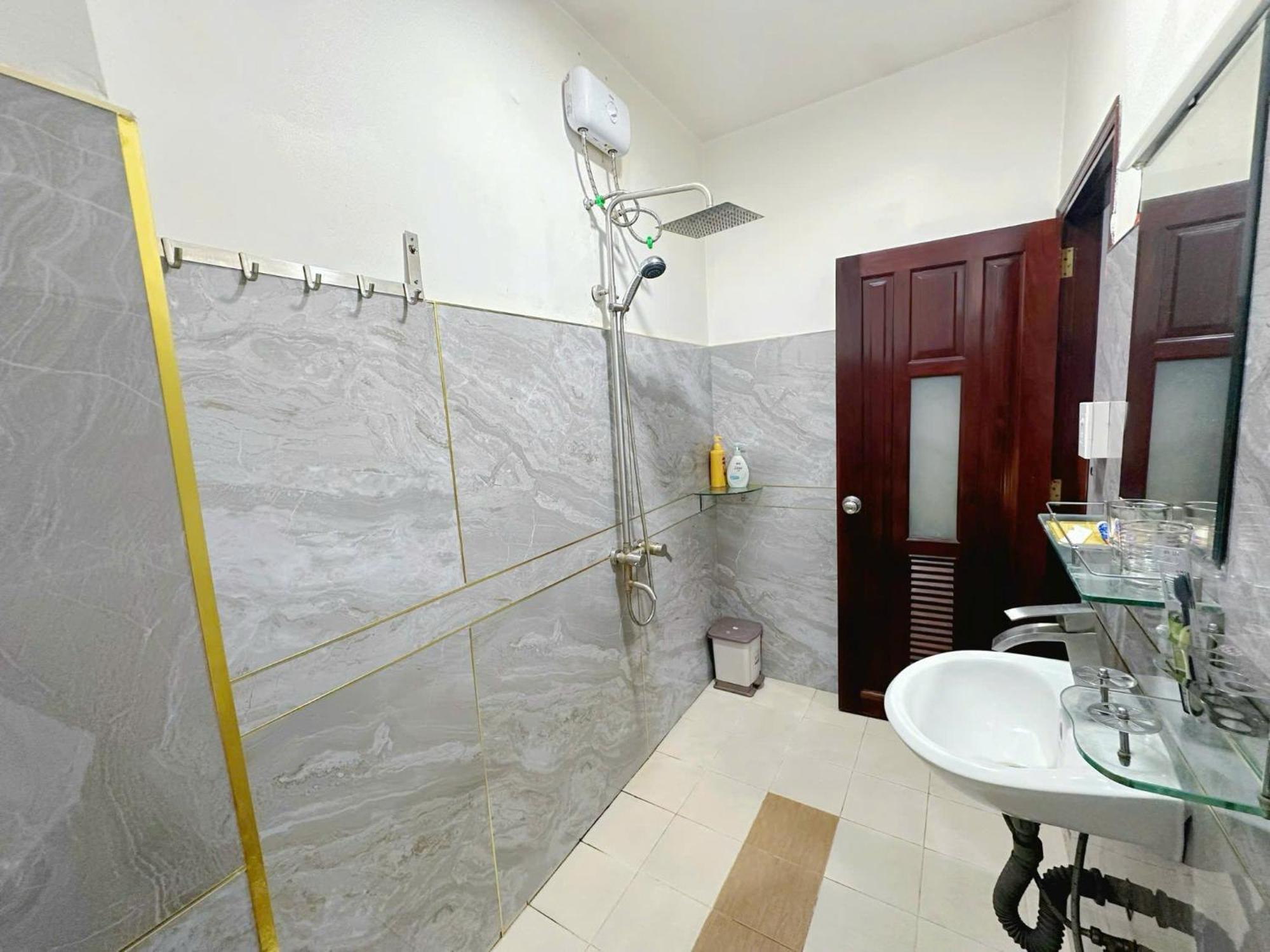 H79 Khách sạn