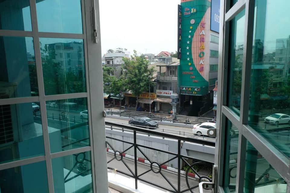Khách sạn H79